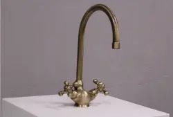 Cisal Arcana Ceramic nostalgická kuchynská batéria Bronz AC00053027