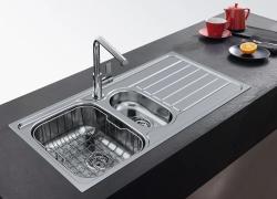 Franke Spark SKX 651 nerezový drez s jednou a pol vaničkou na montáž na pracovnú dosku, s odkvapkávačom, obojstranný, 101.0315.546