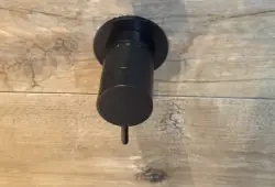 Waterevolution Flow vstavaný termostatický sprchový mixér s okrúhlym krytom matná čierna 1208778082 T142TBPR