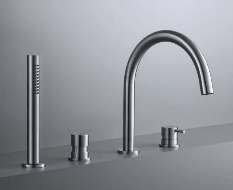 Waterevolution Flow 4-otvorová vaňová batéria pre montáž na okraj vane, úplne z nehrdzavejúcej ocele T138IE