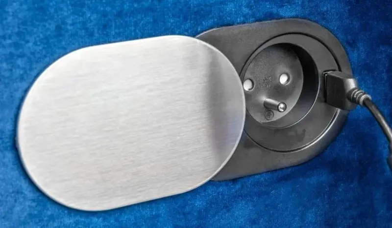 Indux Slide vstavaná kuchynská zásuvka Penaarde v pracovnej doske s USB a zásuvkou farba nerez 1208957392