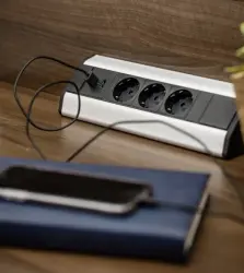 Indux Corner rohová kuchynská zásuvka s 3 uzemnenými zásuvkami a 2 USB nabíjačkami 1208957431