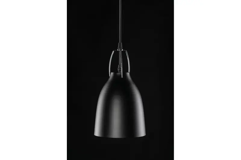 Decor Orient kužeľovitá kovová závesná lampa čierna s kontrastnou bielou vnútornou stranou 4475