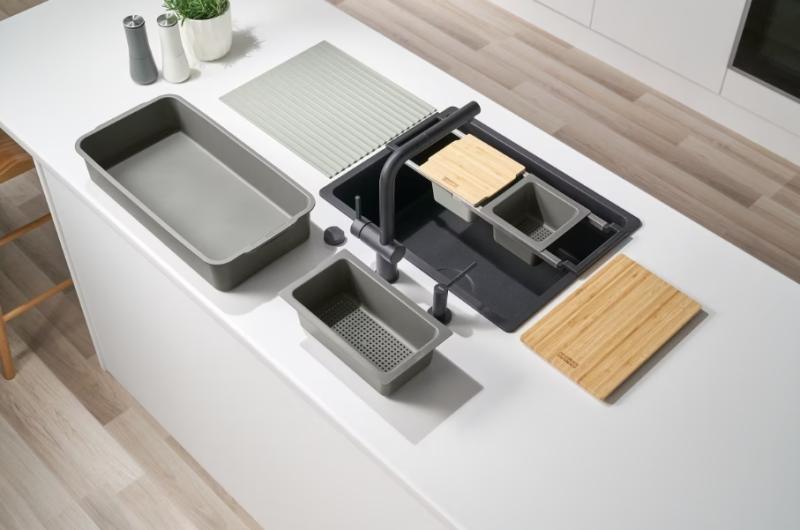Franke Univerzálny doplnkový set All-in-one 5, krájacia doska, vložka, odkvapkávacia podložka a úložný box 112.0655.489