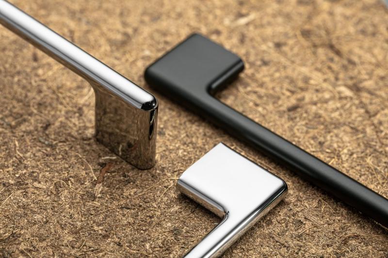Rukoväť Zamak CAPRI, C = 256 mm, chróm 1208965953