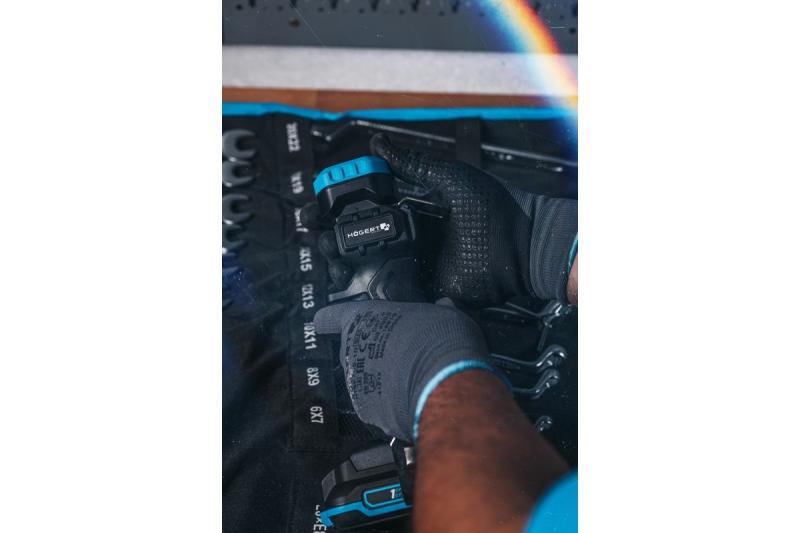 18 V FLASHLIGHT
