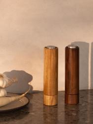 Woodsea Upside Down Walnut - Orechové drevený korenič Ø5.4x22.5 cm 1208971594