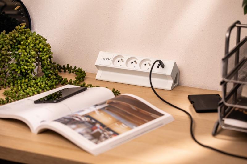 Basco nábytková zásuvka, 3 x zásuvka s uzemnením, USB A+C, 1,5 m kábel, biela s montážou
