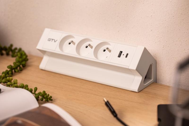 Basco nábytková zásuvka, 3 x zásuvka s uzemnením, USB A+C, 1,5 m kábel, biela s montážou