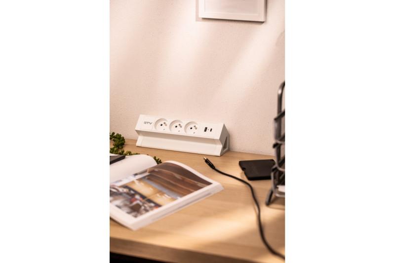 Basco nábytková zásuvka, 3 x zásuvka s uzemnením, USB A+C, 1,5 m kábel, biela s montážou