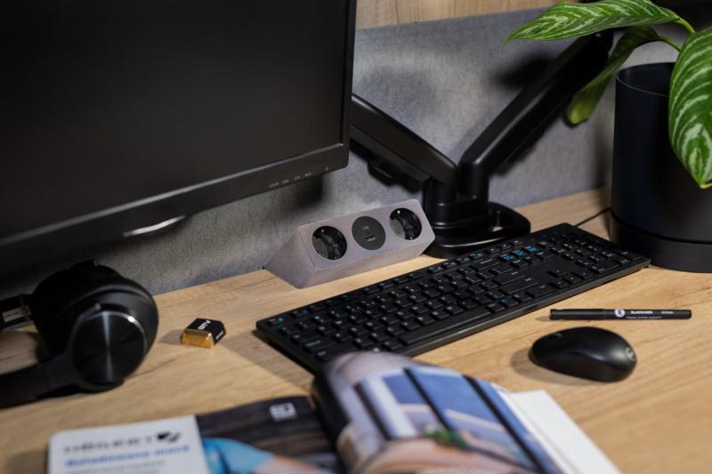 Nábytková zásuvka SOFITO, 2xSHUKO, USB A+C, kábel 1,5 m, sivý flock